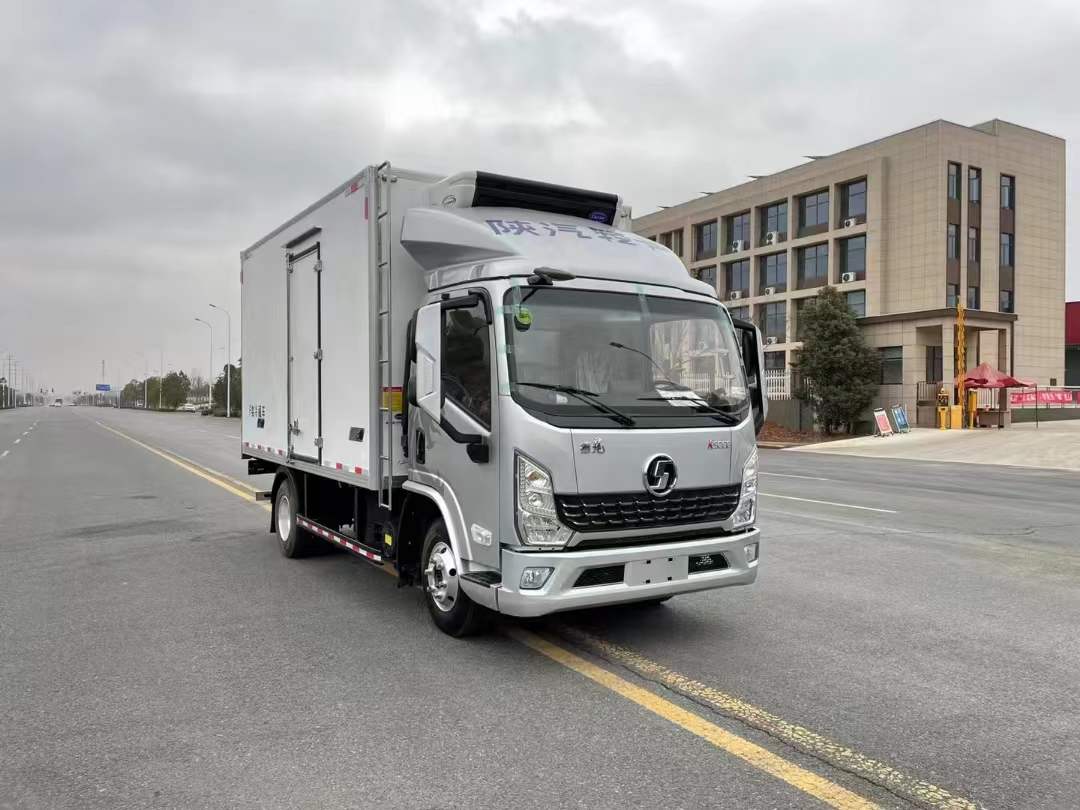 陜汽輕卡K5000自動(dòng)檔冷藏車